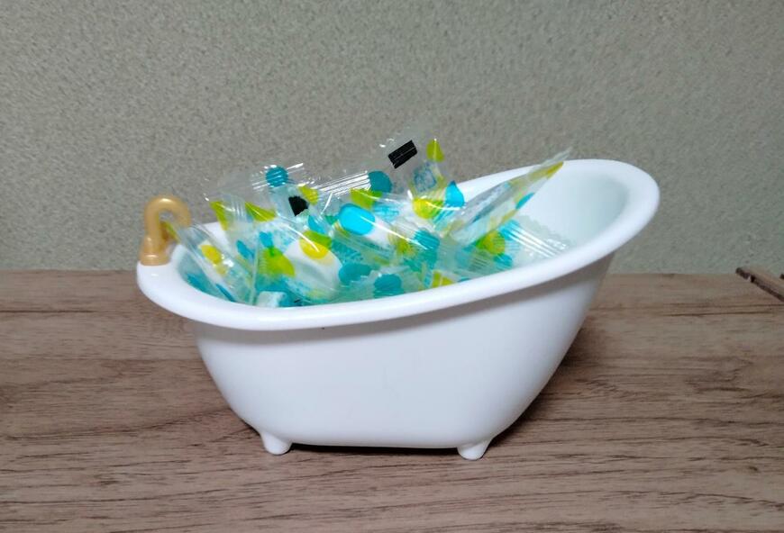 筆者撮影（セリア、ラッピングケース バスタブ モノクロ）