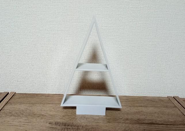 出所：筆者撮影（セリア、ツリー型シェルフ）