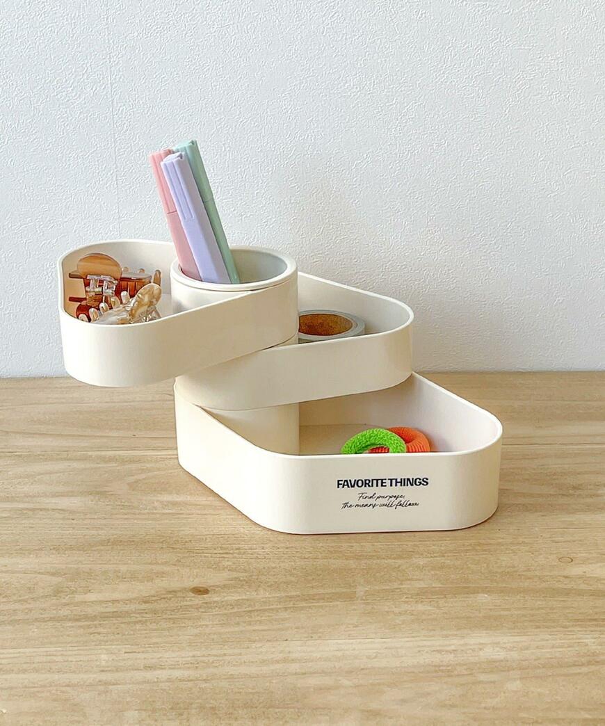 出所：パルグループ公式ファッション通販サイト 3COINS 小物入れ付きペンスタンド