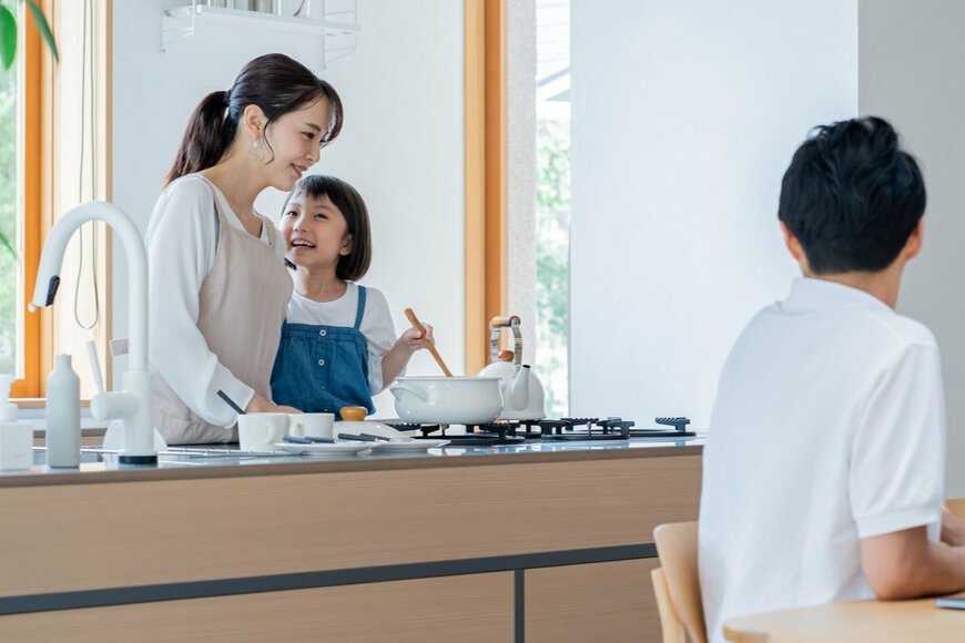 東京の子育て世帯「年収1000万円」の割合は？30～50歳代の生活費も確認
