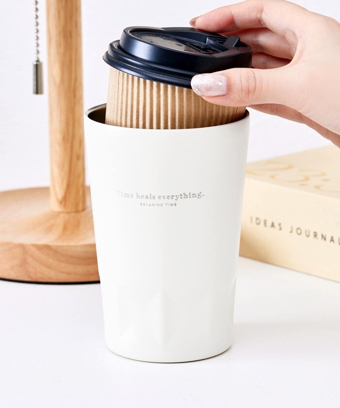 タンブラーとしてだけでなく、カップホルダーにもなる2WAY