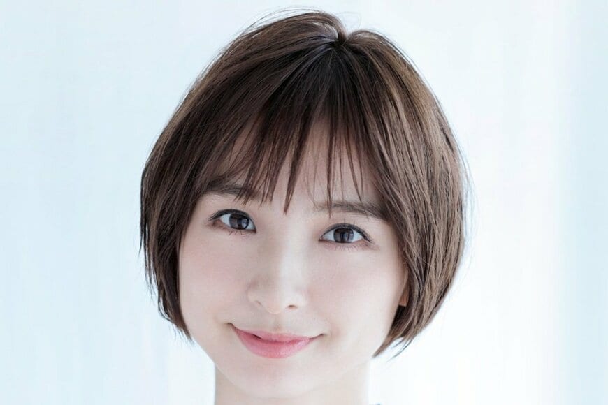 篠田麻里子 愛娘が小学校入学式！桜の下での親子ショットに「微笑ましい」「成長は早い」の声 3月29日に再婚発表 オールホワイトの入学式コーデ