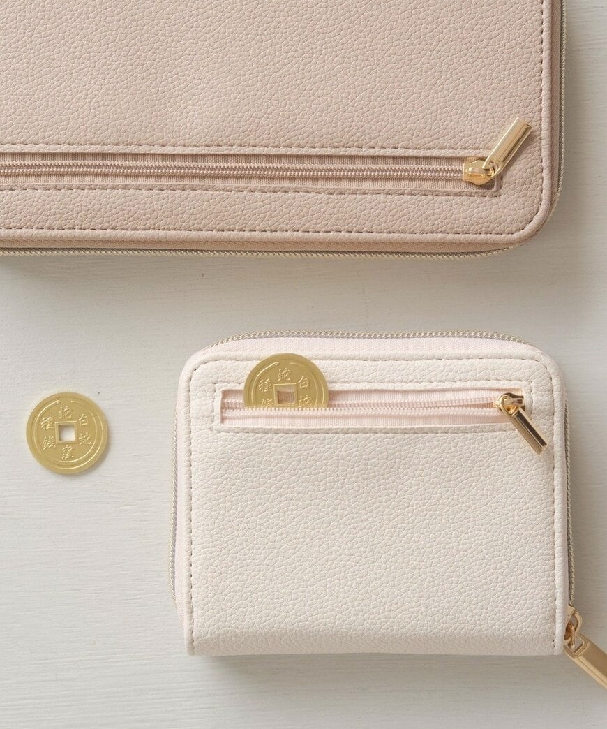 出所：アフタヌーンティー公式　ミニ財布/蛇窪神社