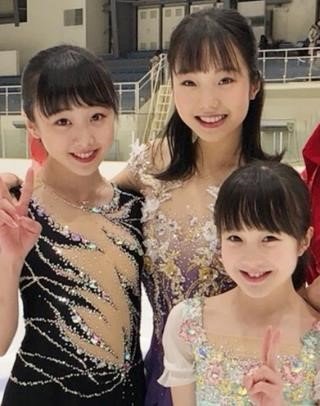 出所：株式会社EQWEL「本田真凜・望結・紗来3姉妹出演の新CM第二弾公開！幼少期の姿や美しいジャンプで『やり抜く力』を表現。CMに使われていない、スケート練習後の貴重な３姉妹の３ショット写真も公開」 