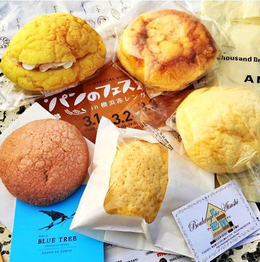 「パンのフェス in 横浜赤レンガ」で買い集めたメロンパン（メロンパンさんInstagramから）