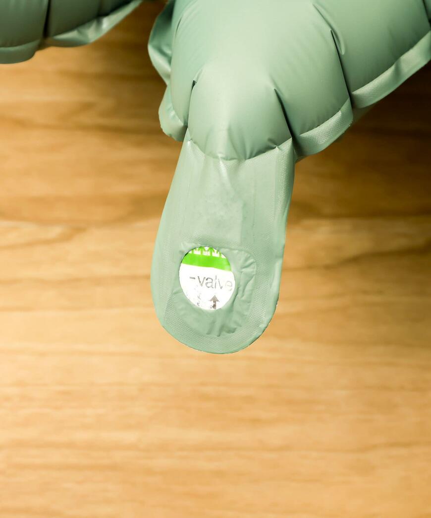 出所：パルグループ公式ファッション通販サイト 3COINS クリスマスバルーン（ツリー）／Family Christmas