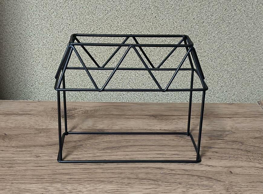 筆者撮影（ダイソー、ガーデニング置物）