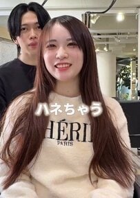 「広がりが気になる...」ロングから肩上までカットしたい女性　キュートな仕上がりに歓喜の笑み