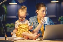 家庭と仕事で板挟み…ひとりで負担を抱え込まず夫婦で子育て期間を乗り切るには