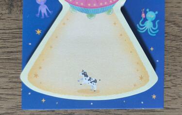 セリアで思わず3度見した！110円の「キャトられデザイン付箋」が可愛い