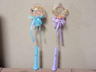 ダイソーで即買い！魔法少女のステッキみたいな「光るオモチャ」を  