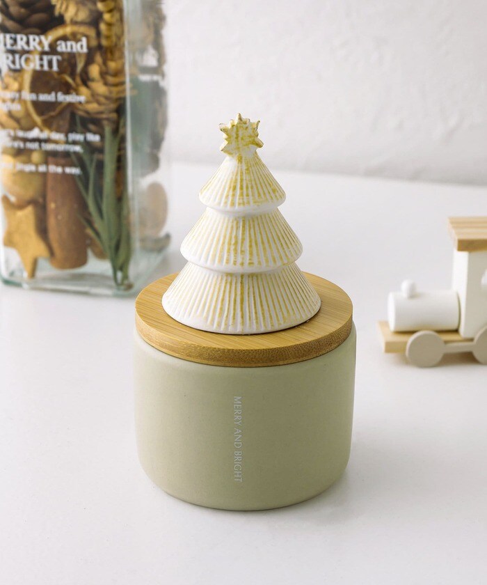 クリスマスのモチーフが付いた可愛い小物入れ