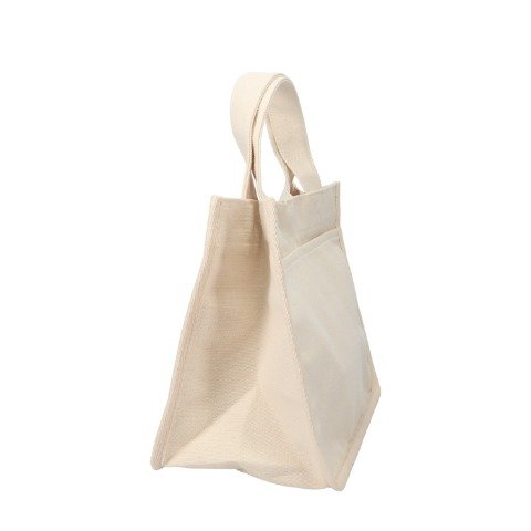 ちょっとしたアイテムやお散歩グッズなどを入れるのにぴったり