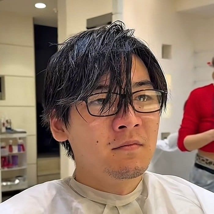 「彼女に美容院をプレゼントされた」男性がヘアメイクで大変身！大満足の笑顔に