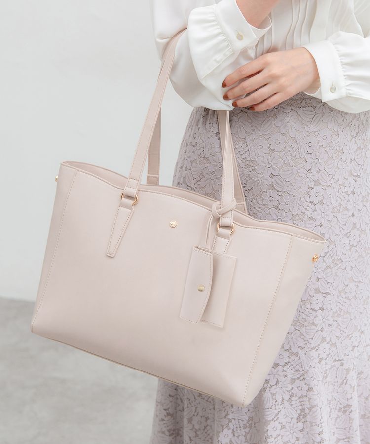 出所：ハニーズ公式通販 スカラップトートBag