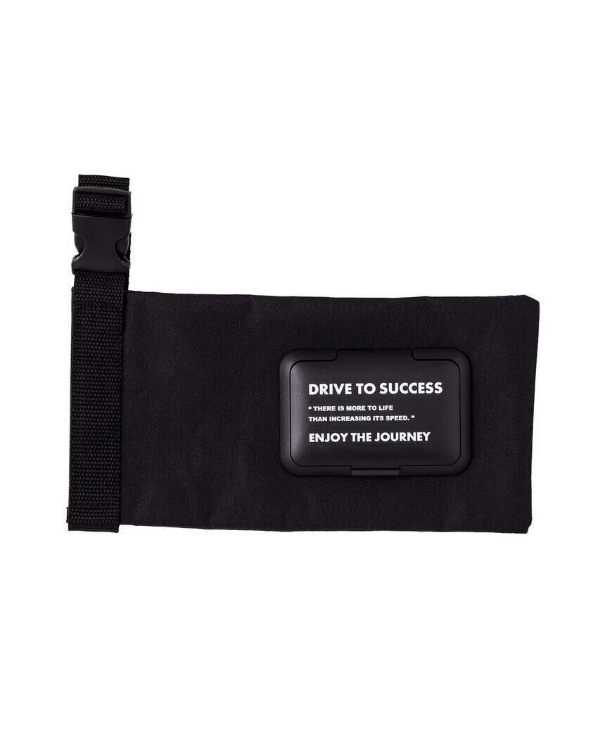 出所：3COINS公式　CARウェットティッシュケース／MENS