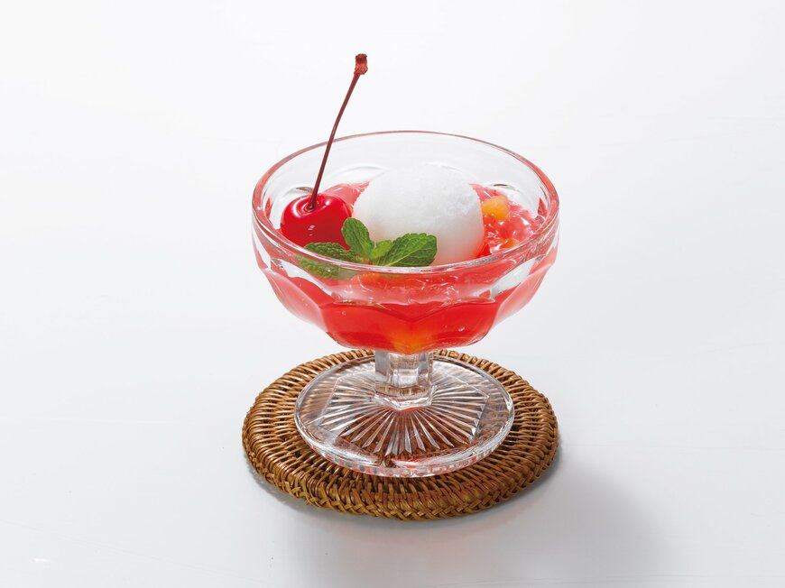 ロイヤルホストの新商品:シンガポールスリング風プチパフェ