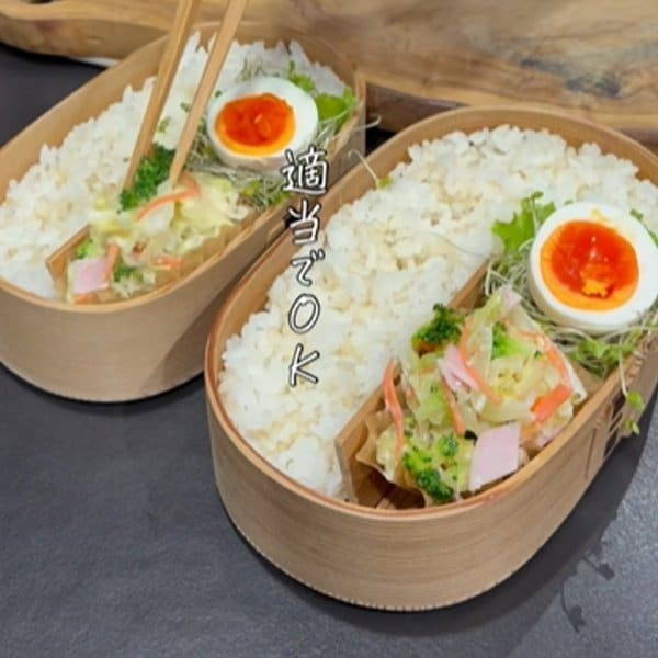 【まるで洋食店】ソースとパセリでおしゃれな「エビフライ弁当」　カラフルで豪華な仕上がりにうっとり