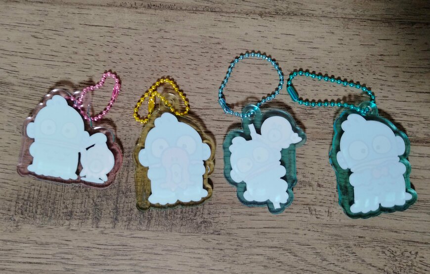 筆者撮影（セリア、アクリルキーホルダー H/G ポップ）