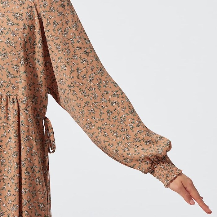 出所：GU公式ファッション通販サイト フラワープリントボリュームスリーブワンピース(長袖) 