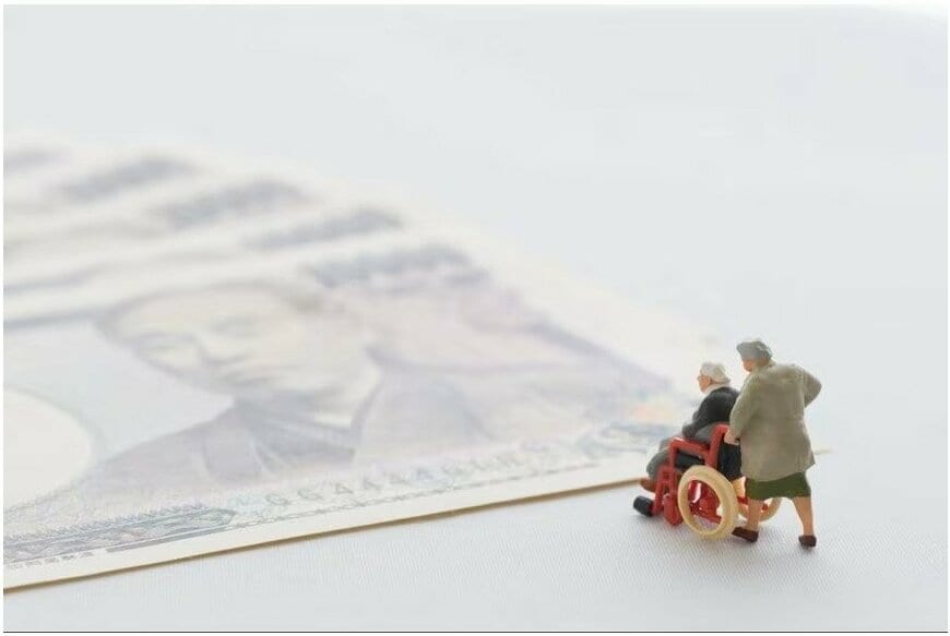 【世代別】60歳～90歳代の “ふつうの人” の「国民年金・厚生年金」を一覧表で見る！将来の年金額を増やすための方法