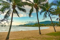 オーストラリアで愛犬と散歩中に見つけた巨大な足跡　「クマかと思った」「超大型犬のよう」と思わず目を疑う