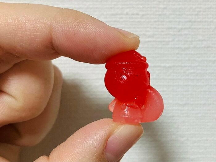 38度以上のお湯につけると色が変わるのが特徴