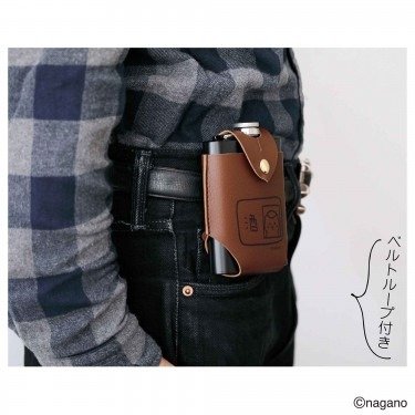 ベルトループ付きのショットカップは腰にぶら下げて携帯できます