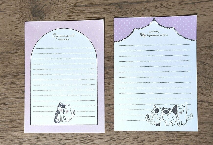 筆者撮影（セリア、A6 メモ帳 60枚 スケッチねこ柄）