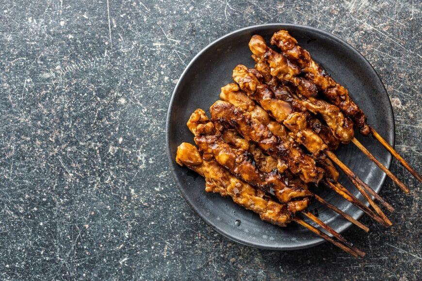 子供に焼き鳥を渡した母親　「ポリ袋」と間違えて渡したものがホラーすぎる…