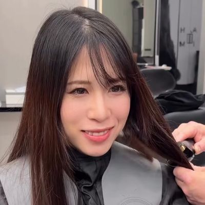 【大変身】女性がロングヘアを思い切ってばっさり！似合わせショートで印象チェンジ