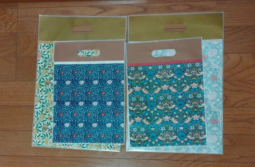 筆者撮影（セリア、フロストハンディバッグ ウィリアム・モリス）