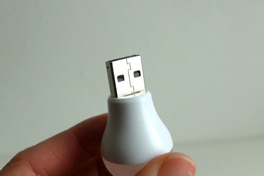 ダイソー、USB電球、手持ち