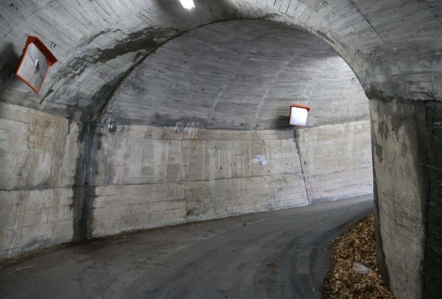 少しドキドキする「出口が見えないトンネル」