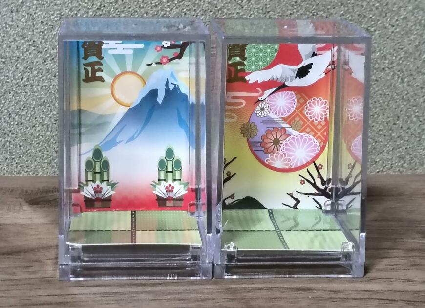 セリア、NY背景付きディスプレイボックス正月S YX商品画像