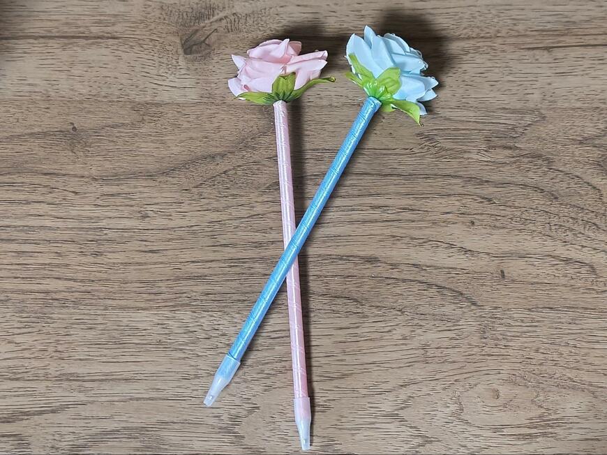 セリア、油性ボールペン ローズ商品画像