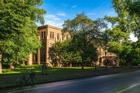 【秋と冬が同時に…】北海道大学で撮影された「紅葉の様子」に目を疑う　「信じられない！」