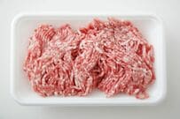 ピンクの毛糸を編んだ結果　「ひき肉みたいな見た目」に変貌