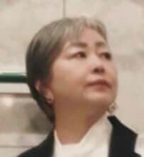 【67歳マダム】洗練されたモノトーンの〈ランチ会コーデ〉　個性が光るおしゃれな大人のクラシックスタイルが素敵