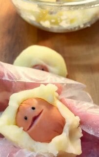 ボリューム満点の“から揚げ”に負けない存在感！男子高校生も喜ぶ「まんまるソーセー人弁当」