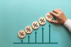 老齢基礎年金の受取口座で金利が上乗せされる「年金定期預金」とは。12月15日の年金から受取口座を移すなら届出は11月15日ごろまで