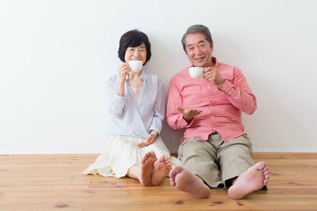 【老齢年金の一覧表】厚生年金・国民年金「60歳～80歳代」平均的な年金月額はいくら？