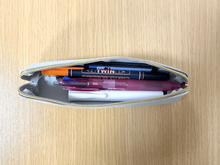 筆箱の中に入れても場所を取らずスッキリ収まりました