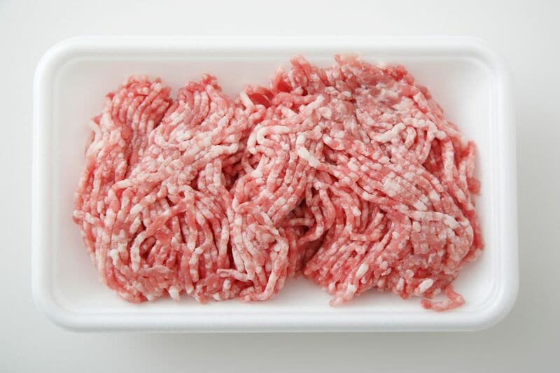 ピンクの毛糸を編んだ結果 「ひき肉みたいな見た目」に変貌