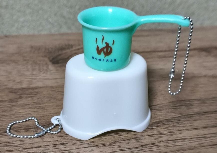 筆者撮影（ダイソー、風呂椅子と湯おけ）