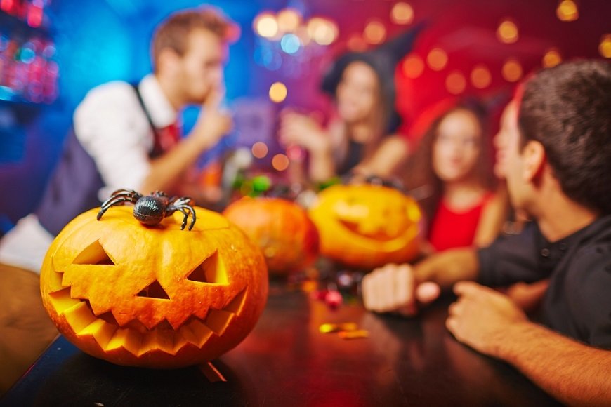 ハロウィーンは若者文化？ 40代以上の世代には戸惑いも