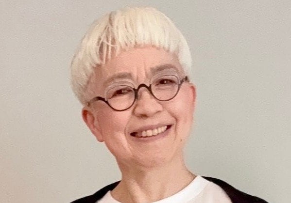 【70代マダム】GU「ドットスカート」のハイセンスな着こなしが素敵　「参考になる」