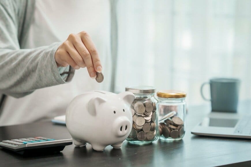 【銀行の個人預金】2026年3月末、残高300万円未満の口座が「92.9％」。1000万円以上の口座は口数の1.9％で預金額の45.4％