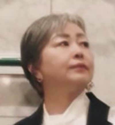 【67歳マダム】洗練されたモノトーンの〈ランチ会コーデ〉　個性が光るおしゃれな大人のクラシックスタイルが素敵
