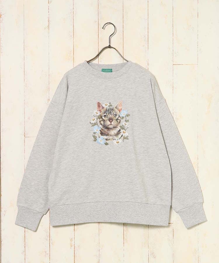 出所：Bleu Bleuet（ブルーブルーエ）公式サイト　le petaleトラネコフラワー刺繍スウェット